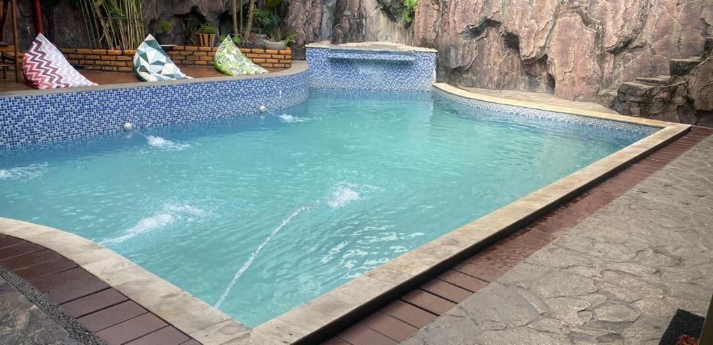 Sentosa Lodge Padang  Exterior foto